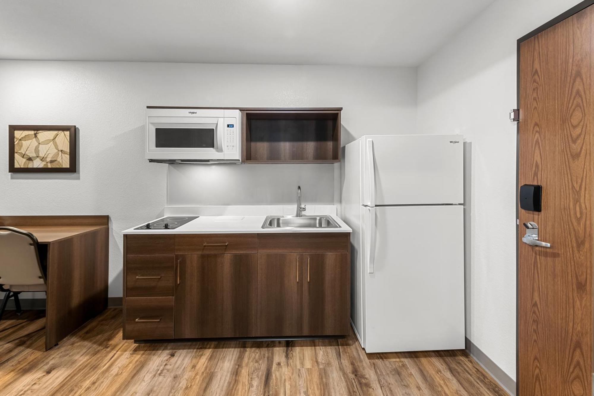 Woodspring Suites Kansas City Airport מראה חיצוני תמונה