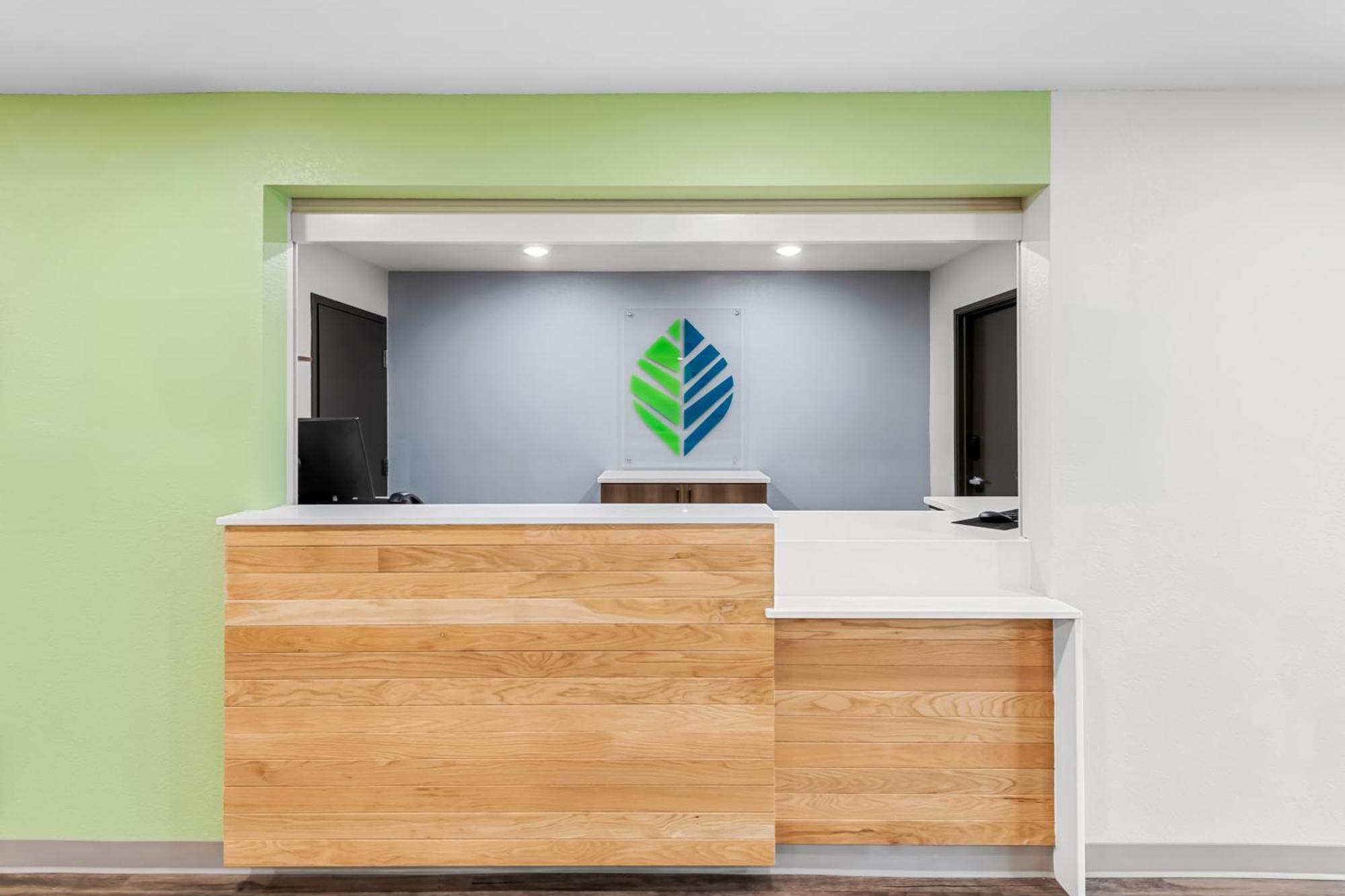 Woodspring Suites Kansas City Airport מראה חיצוני תמונה