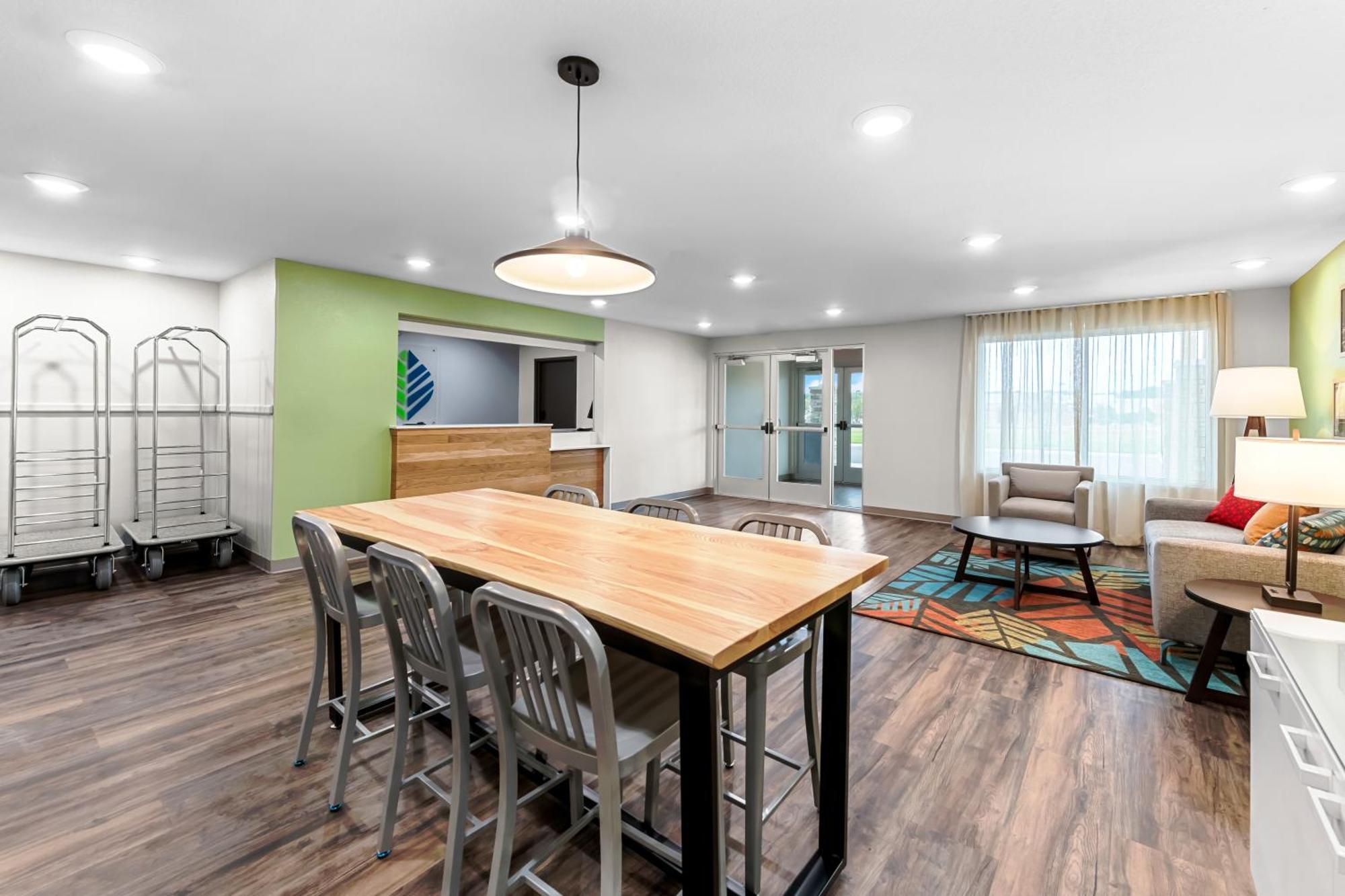 Woodspring Suites Kansas City Airport מראה חיצוני תמונה